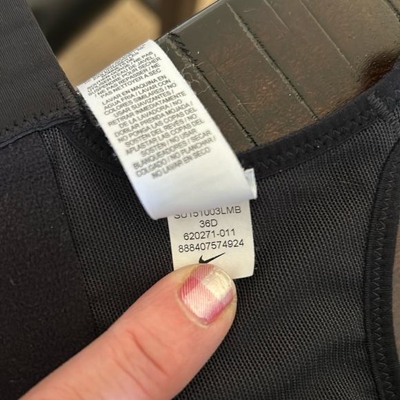 Nike Sports Bra - Picture 3 of 4